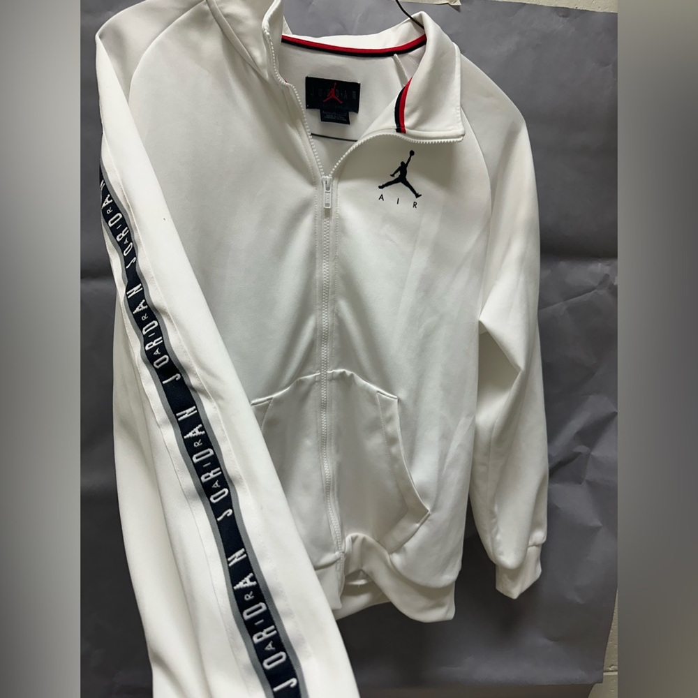 Men's White Jordan Nike jacket - Picture 2 of 3